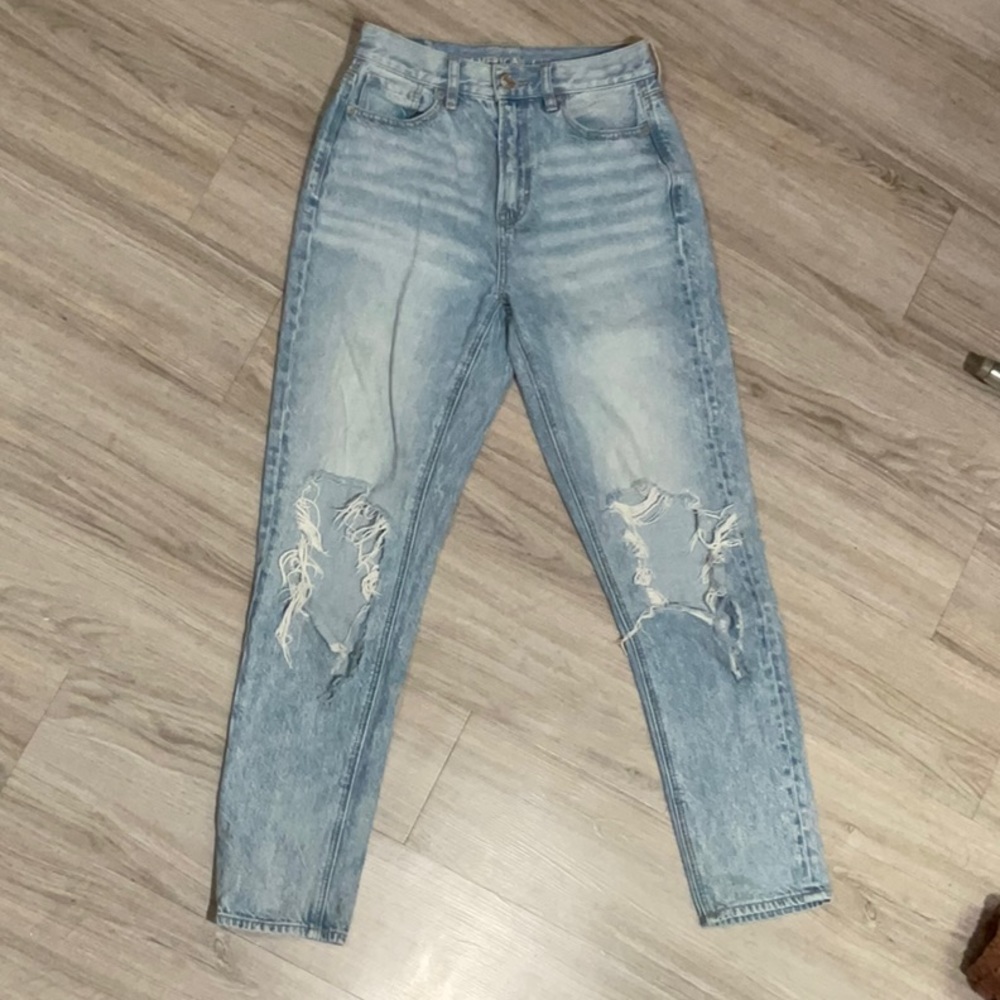 AMERICAN EAGLE size 0 mom jeans